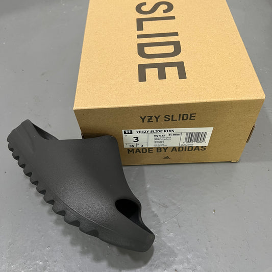 Adidas Yeezy Slides “Onyx” (PS)